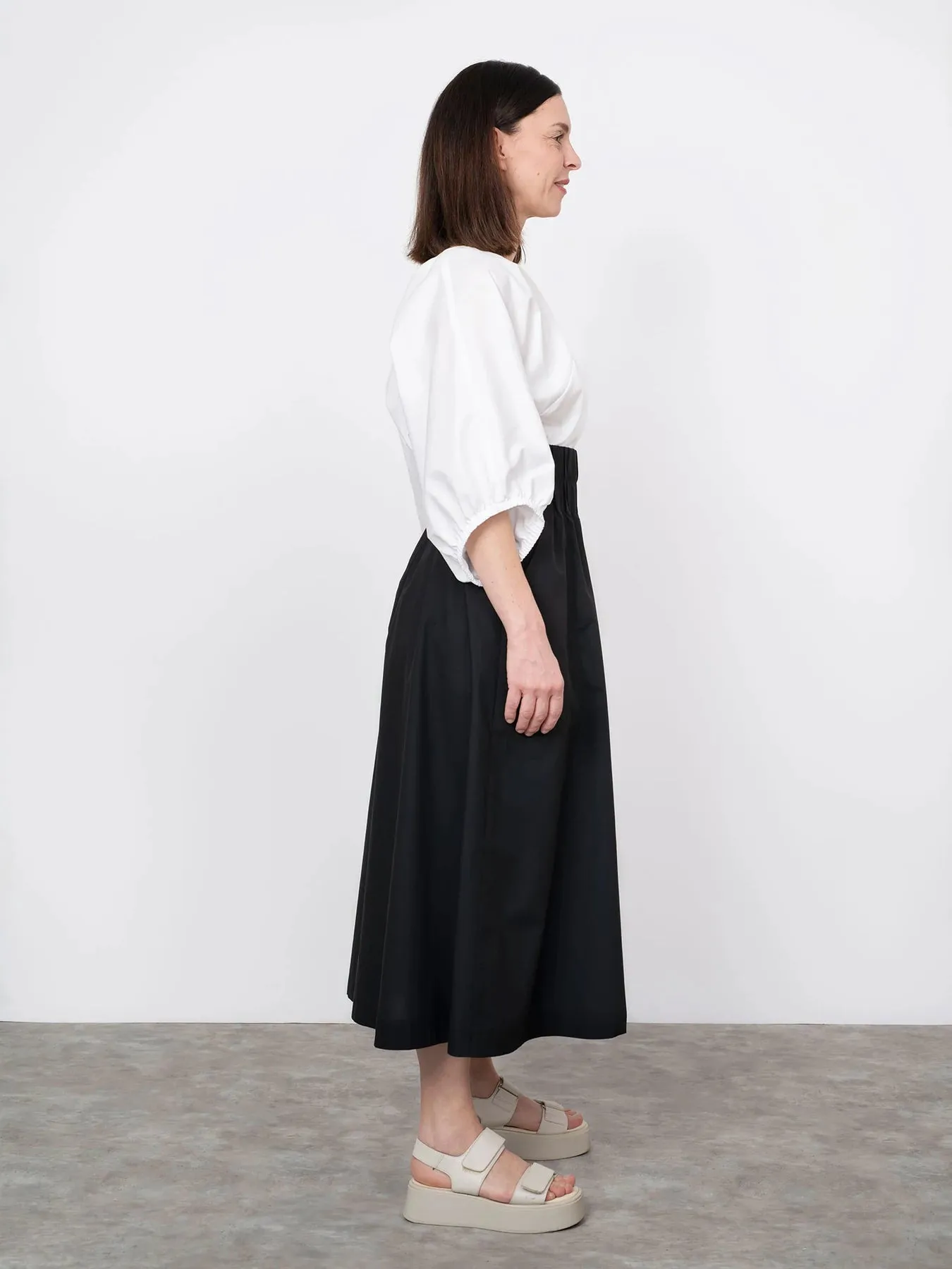 The ASSEMBLY LINE • V-Neck Cuff Top Sewing Pattern (XS - L)